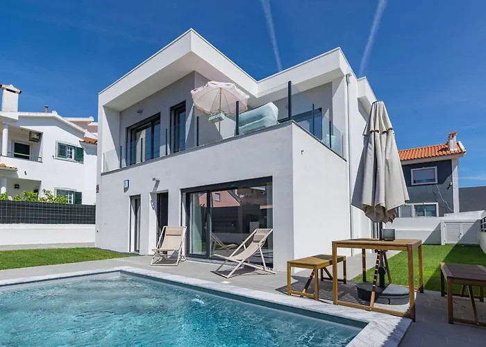 Poolside Oasis By Caparica Beach