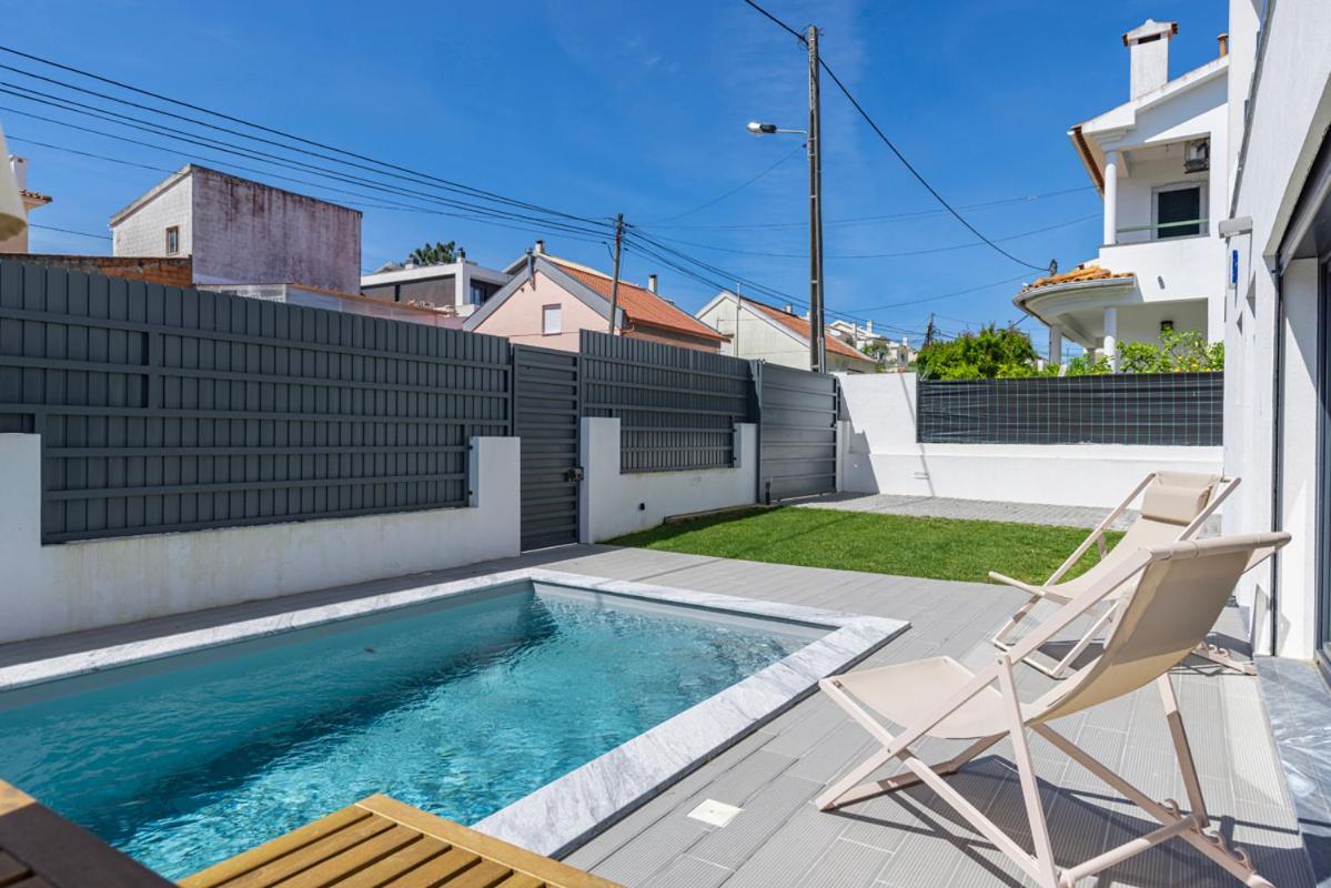 Poolside Oasis By Caparica * Charneca (Setubal)