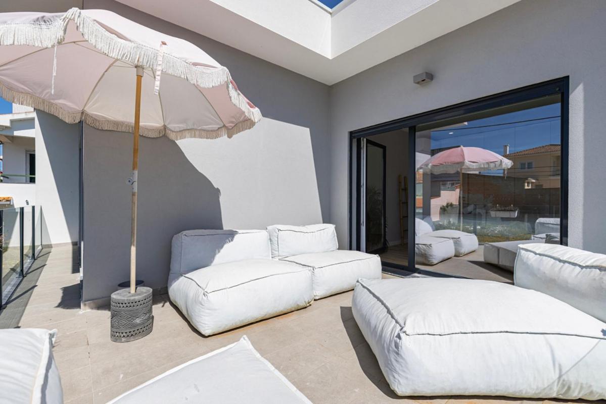 Holiday home Poolside Oasis By Caparica