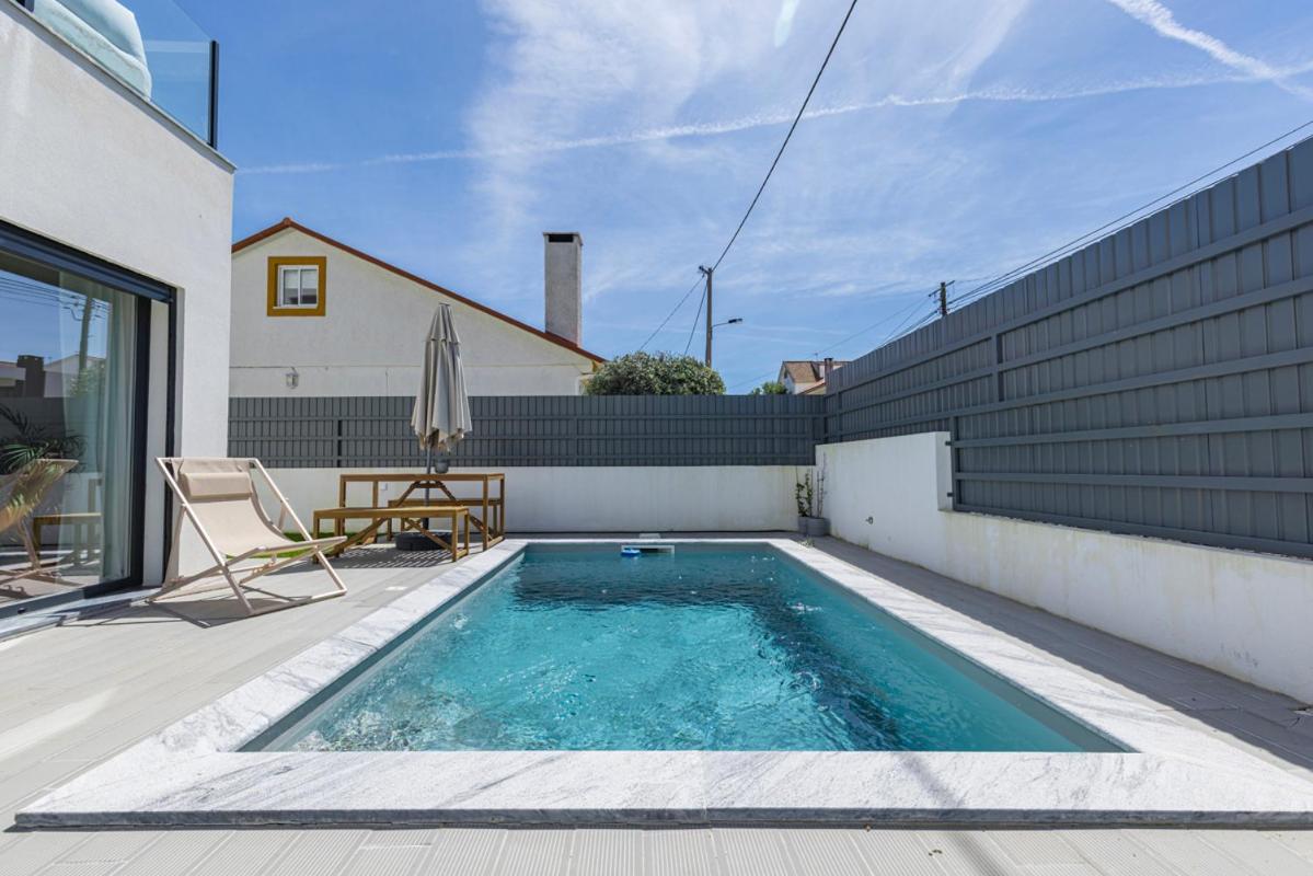 Poolside Oasis By Caparica Charneca (Setubal)