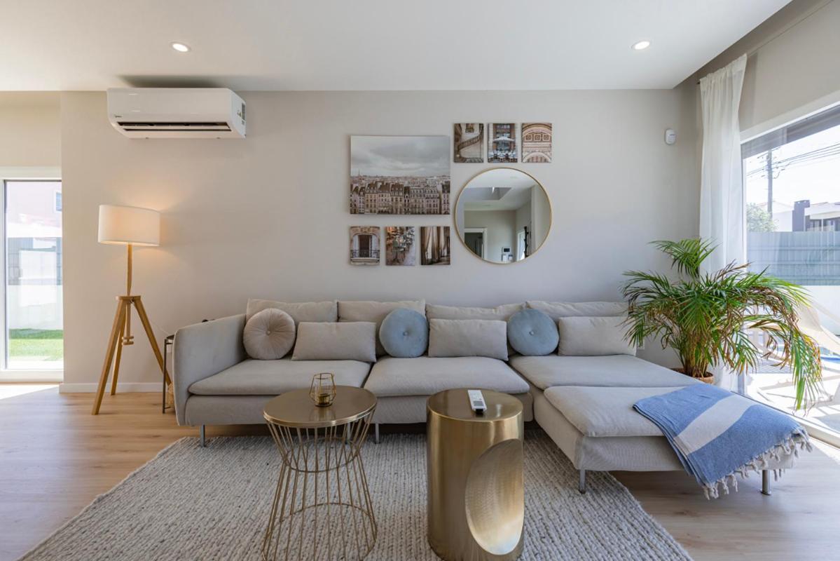 Poolside Oasis By Caparica * Charneca (Setubal)