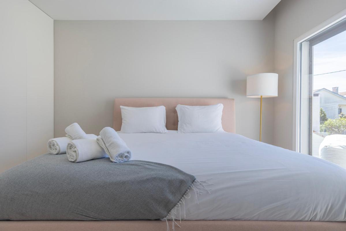 Poolside Oasis By Caparica Holiday home *