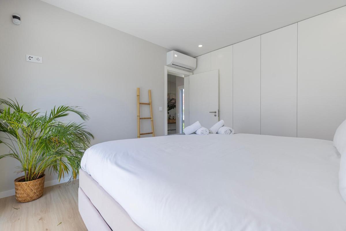 Holiday home Poolside Oasis By Caparica