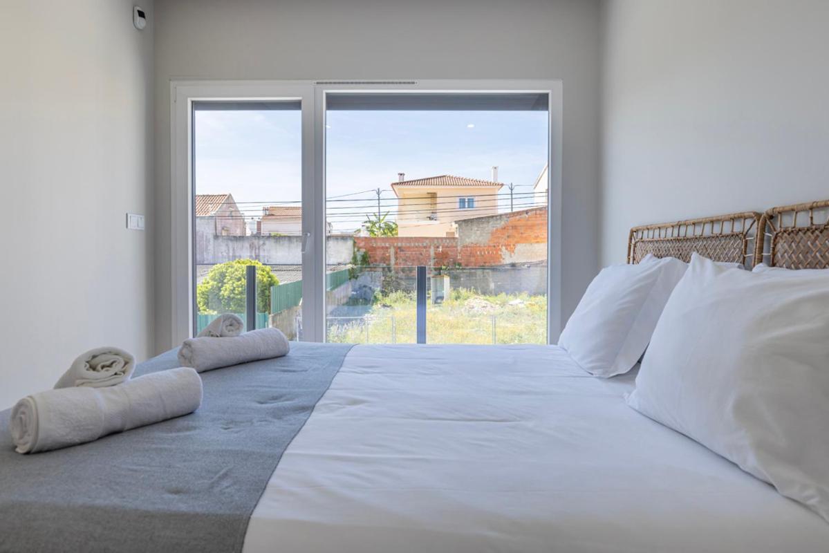 Poolside Oasis By Caparica Charneca (Setubal)